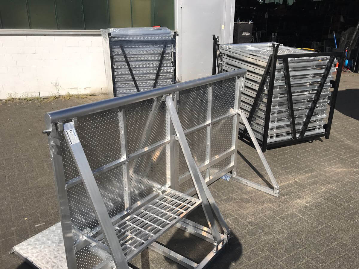Aluminium barriers and transportboxes